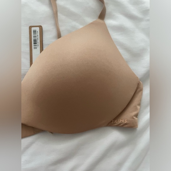 Skims wireless form push-up plunge bra - Picture 8 of 9